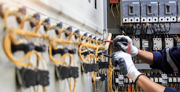 Professional Electrician technician working in Knoxville, TN